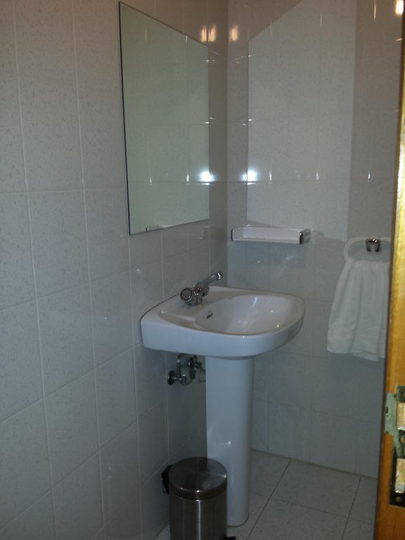 Hostal Atila Ricobayo Bilik gambar
