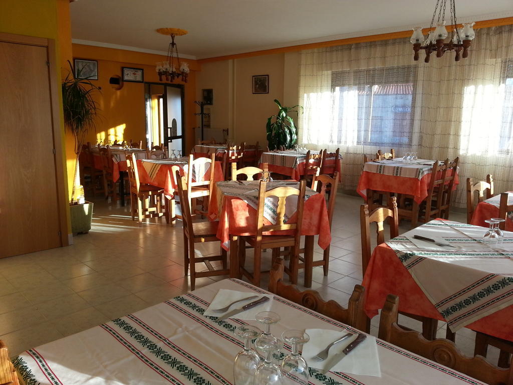 Hostal Atila Ricobayo Luaran gambar