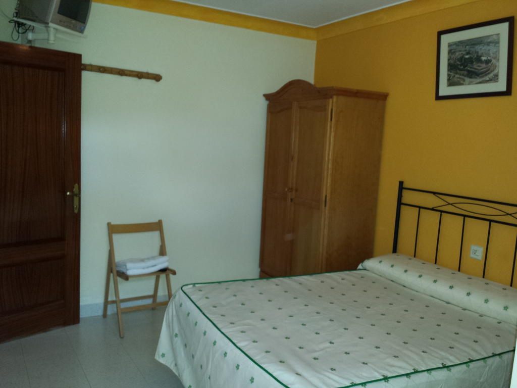 Hostal Atila Ricobayo Bilik gambar