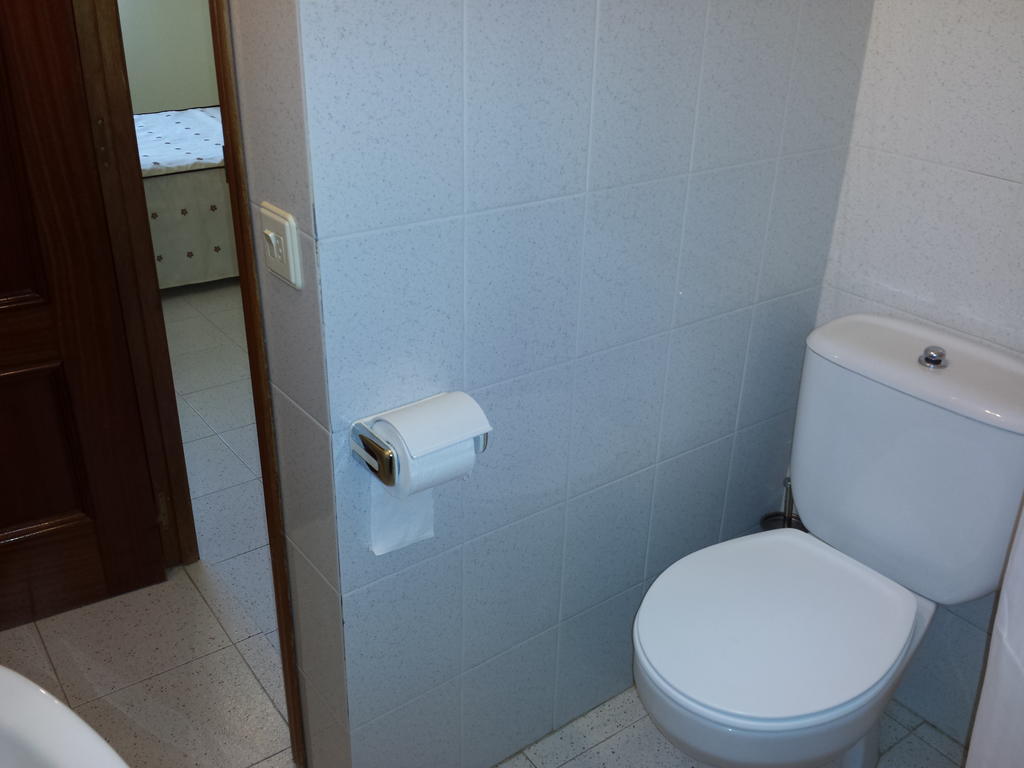 Hostal Atila Ricobayo Bilik gambar